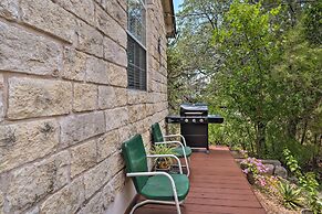2 Furnished Decks & Lake Views: Austin Escape