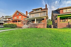 Elegant Detroit Home w/ Yard ~ 5 Mi to Dtwn!