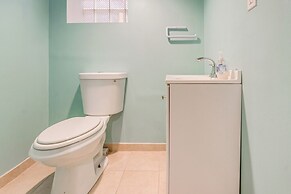 Elegant Detroit Home w/ Yard ~ 5 Mi to Dtwn!