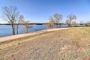 Large Home w/ Games: Walk to Bull Shoal Lake!