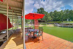 Grand Lake Cottage w/ Hot Tub in Eucha