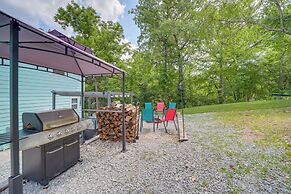 Grand Lake Cottage w/ Hot Tub in Eucha