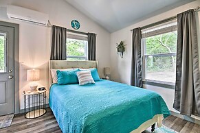 Grand Lake Cottage w/ Hot Tub in Eucha