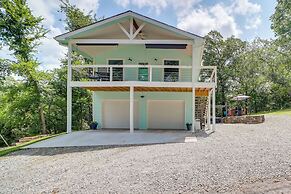 Grand Lake Cottage w/ Hot Tub in Eucha