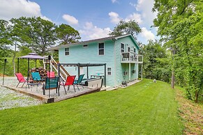 Grand Lake Cottage w/ Hot Tub in Eucha