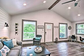 Grand Lake Cottage w/ Hot Tub in Eucha