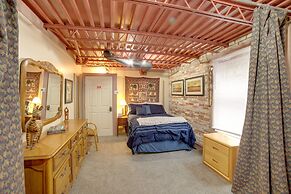 Saugatuck Retreat in Historic Downtown!