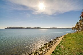 Waterloo Home: Walk to Pickwick Lake Fishing Pier!