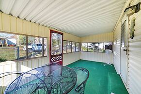 Waterloo Home: Walk to Pickwick Lake Fishing Pier!