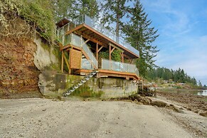 Waterfront Port Orchard Retreat w/ Furnished Deck!
