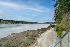 Waterfront Port Orchard Retreat w/ Furnished Deck!