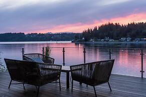 Waterfront Port Orchard Retreat w/ Furnished Deck!