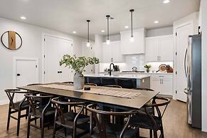 Desert Daydream 4 Bedroom Townhouse