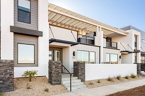 Desert Daydream 4 Bedroom Townhouse