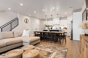 Desert Daydream 4 Bedroom Townhouse