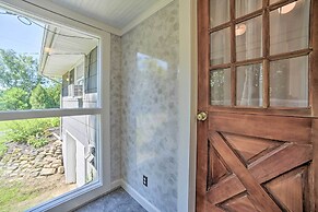 Modern Studio < 13 Mi to Saratoga Racetrack!