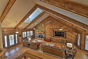 Hot Tub, Grill: Hilltop Log Cabin in Hot Springs!