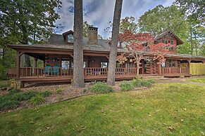Hot Tub, Grill: Hilltop Log Cabin in Hot Springs!