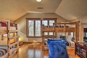 Hot Tub, Grill: Hilltop Log Cabin in Hot Springs!