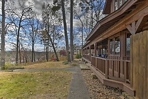 Hot Tub, Grill: Hilltop Log Cabin in Hot Springs!