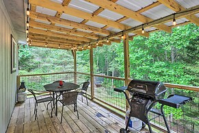 'stonewood Lodge' Home w/ Deck in Glenville!