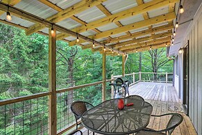 'stonewood Lodge' Home w/ Deck in Glenville!