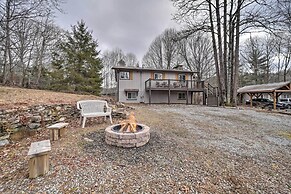 'stonewood Lodge' Home w/ Deck in Glenville!