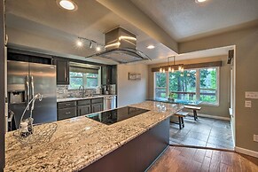Waterfront Beaver Lake Hideaway w/ Kayaks & More!