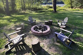 Waterfront Beaver Lake Hideaway w/ Kayaks & More!
