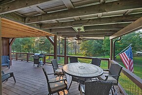 Waterfront Beaver Lake Hideaway w/ Kayaks & More!