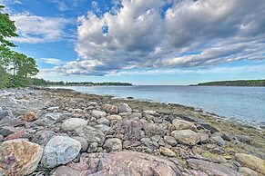 Lovely Waterfront Owls Head Home w/ Own Beach