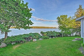 Lovely Waterfront Owls Head Home w/ Own Beach