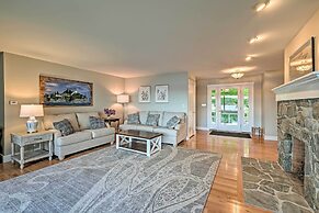 Lovely Waterfront Owls Head Home w/ Own Beach
