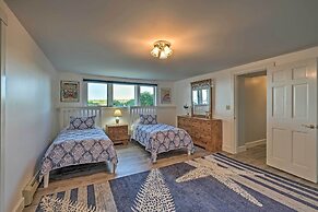 Lovely Waterfront Owls Head Home w/ Own Beach