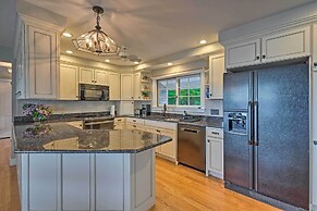 Lovely Waterfront Owls Head Home w/ Own Beach