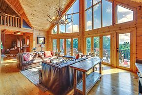 Luxury Log Cabin w/ EV Charger & Mtn Views!