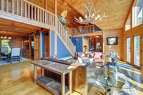Luxury Log Cabin w/ EV Charger & Mtn Views!