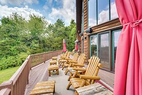 Luxury Log Cabin w/ EV Charger & Mtn Views!