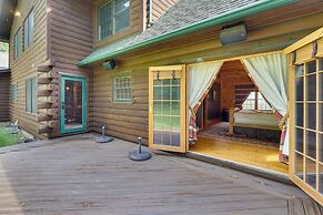 Luxury Log Cabin w/ EV Charger & Mtn Views!