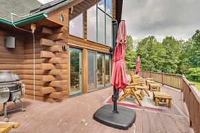 Luxury Log Cabin w/ EV Charger & Mtn Views!