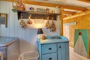 Trout Ponds & Sauna: Unique Log Cabin in Freedom