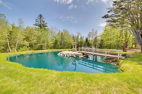 Trout Ponds & Sauna: Unique Log Cabin in Freedom