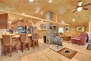 Trout Ponds & Sauna: Unique Log Cabin in Freedom