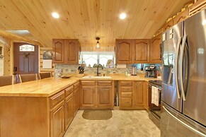Trout Ponds & Sauna: Unique Log Cabin in Freedom