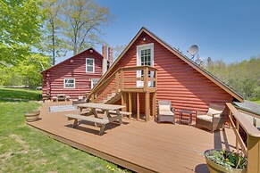 Trout Ponds & Sauna: Unique Log Cabin in Freedom