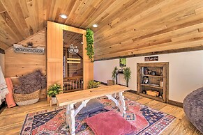 Trout Ponds & Sauna: Unique Log Cabin in Freedom