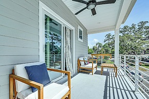 Airy Coastal Casa on Park: 6 Mi to Honeymoon Isle!