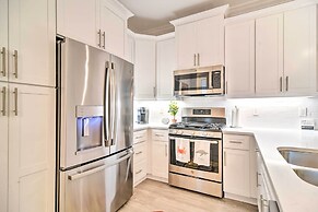 Airy Coastal Casa on Park: 6 Mi to Honeymoon Isle!