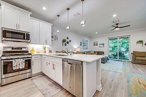 Airy Coastal Casa on Park: 6 Mi to Honeymoon Isle!
