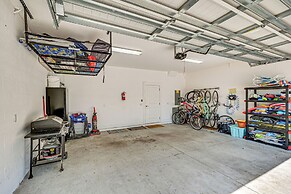 Airy Coastal Casa on Park: 6 Mi to Honeymoon Isle!